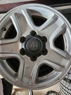 Toyota 4runner wheels all 4 In good shape 300.00