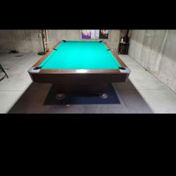 9ft Goldcrown Pool Table 