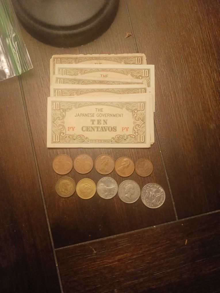Assorted World Coins/Notes