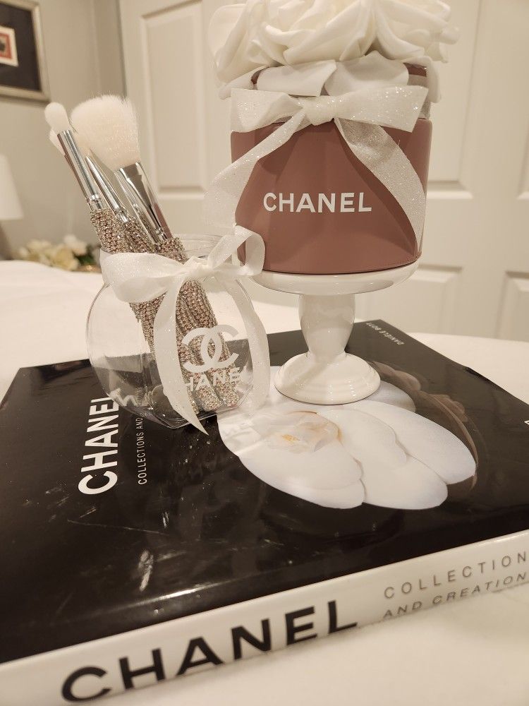 New! Blush Glam Vanity Set!