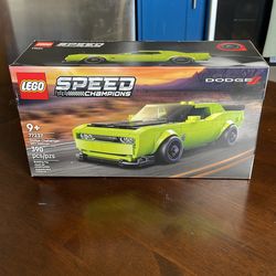 Dodge Challenger SRT Hellcat Lego Set