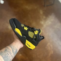 Thunder 4 Sz6y