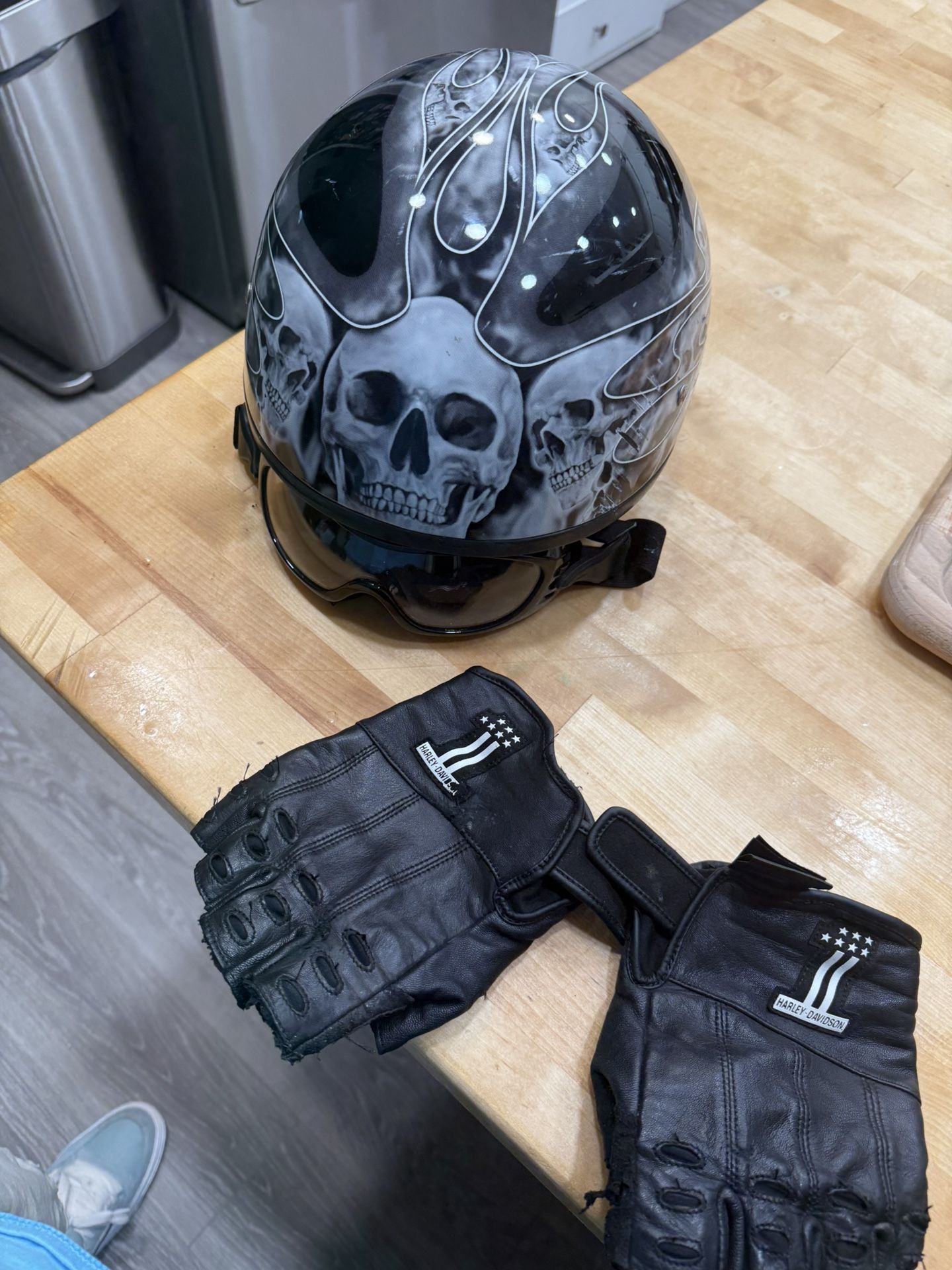 Large Half Helmet With Goggles And Harley Gloves