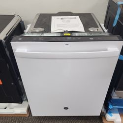 24 in, Top Control Built-In Tall Tub Dishwasher in hite with 3rd Rack Bottle Jets and 45 dBA