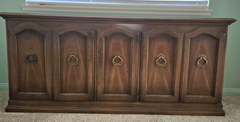 Solid wood cradenza