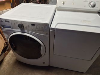 Washer And Gas Dryer Set ()