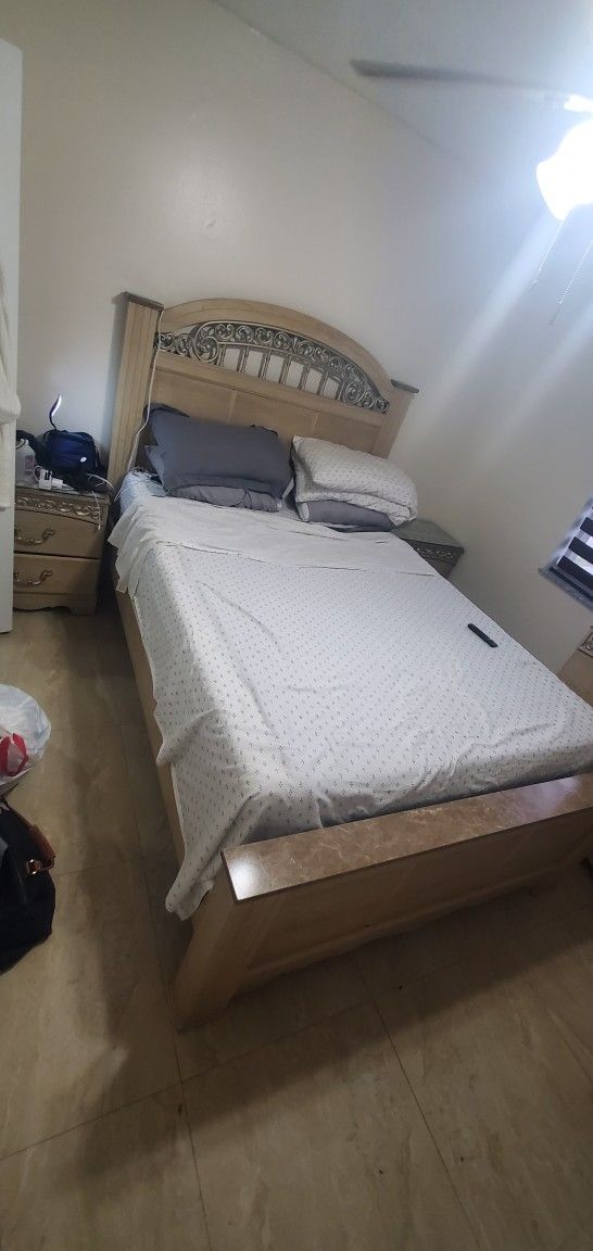 Queen Bedroom Set