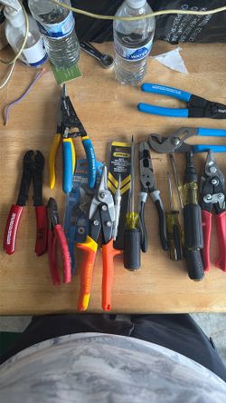 KLEIN HAND TOOLS