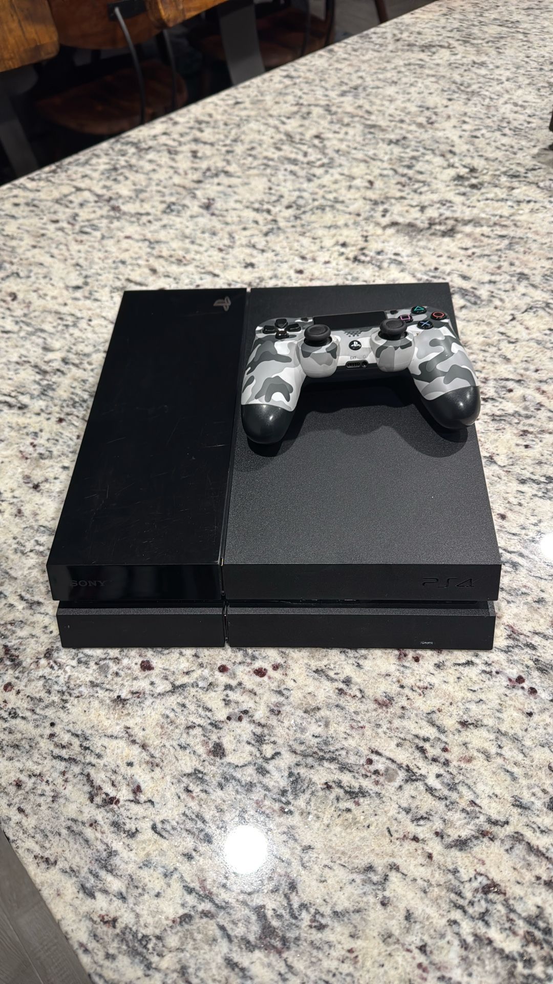 PS4 + Controller