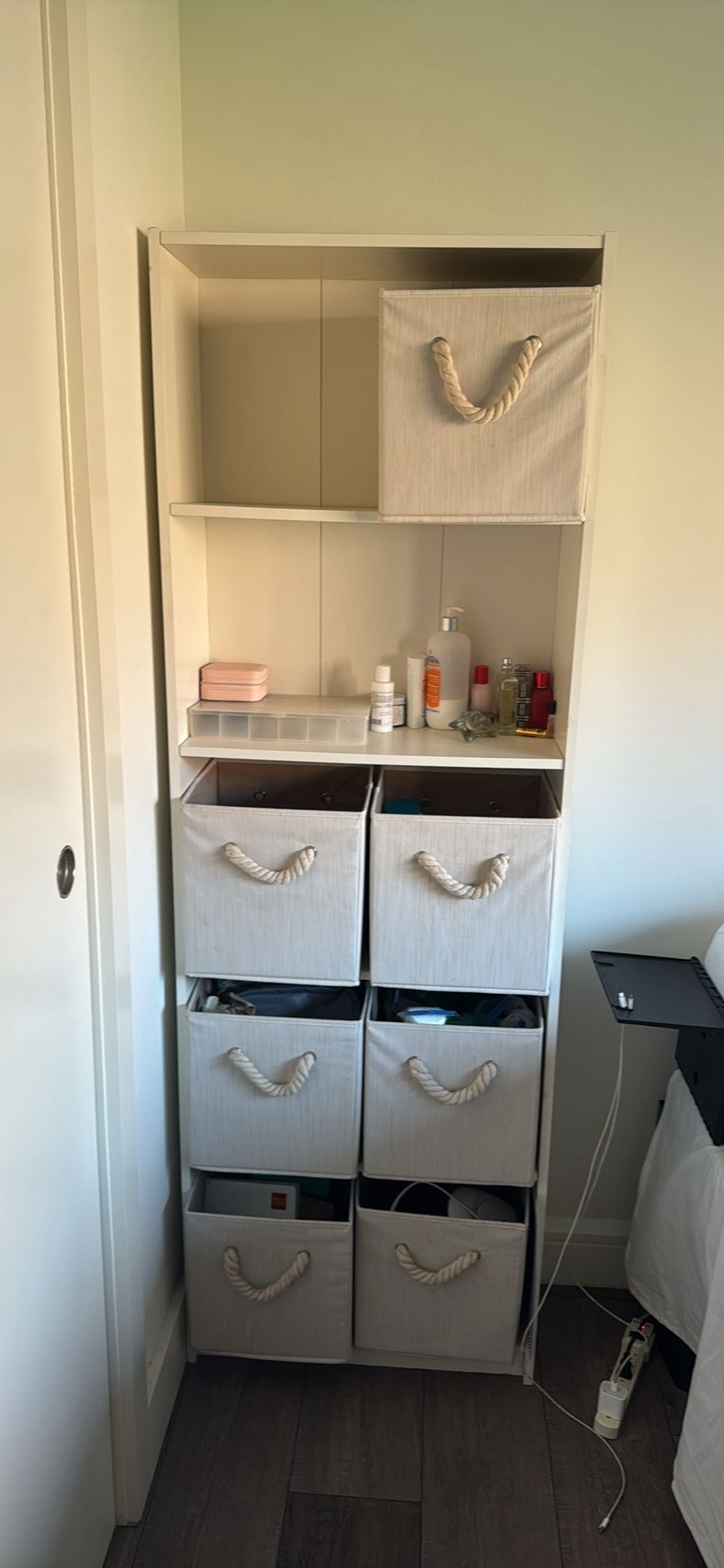 Shelving Unit With Storage Cubes