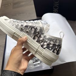 Dior B23 