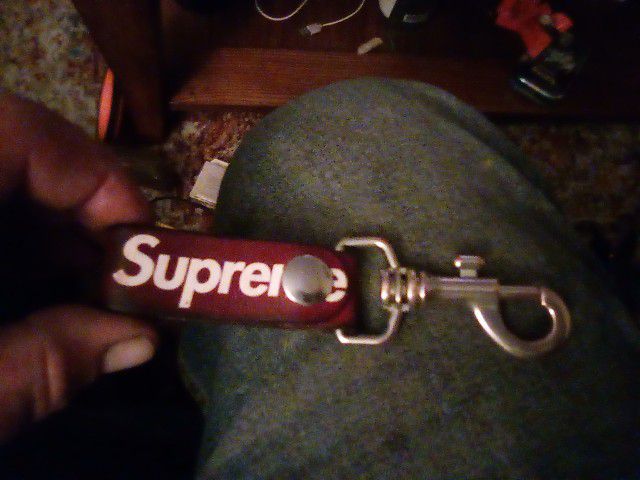 SUPREME MADE IN ITALY LEATHER KEYCHAIN 