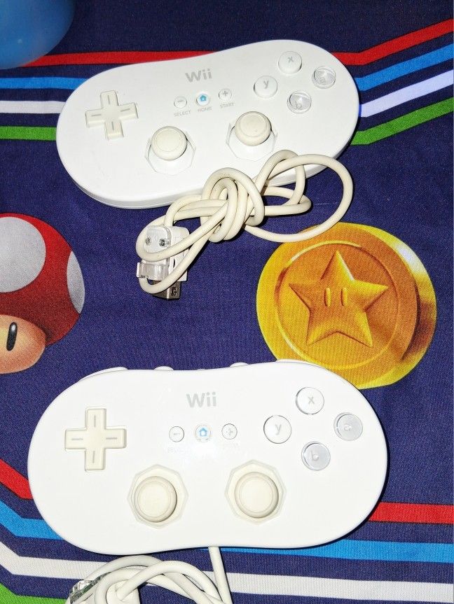 Nintendo Wii Classic Game ๐ฎ CONTROLLER SET Of 2 LIKE NEW ๐ CONDITION! ORIGINAL OEM!