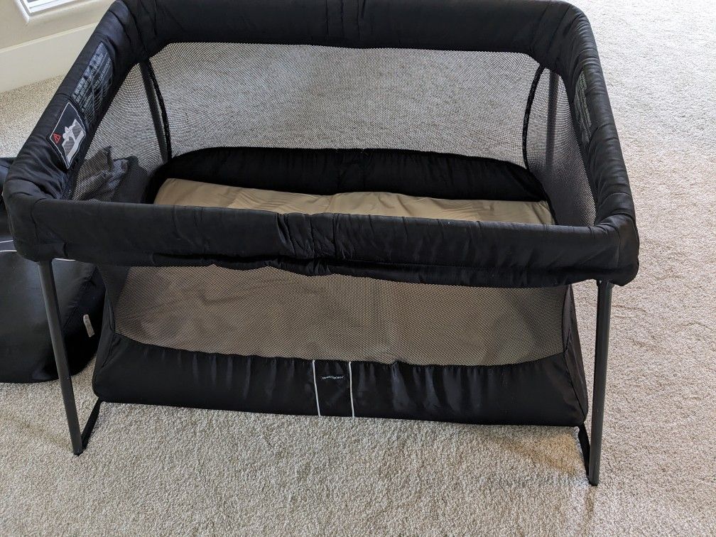 Baby Bjorn Travel Crib