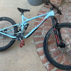 Trek Remedy 7 Mountain Bike 