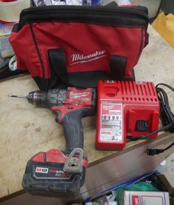 MILWAUKEE CORDED HAMMER DRILL DRIVER 2904-20 W  5AH BATTERY 48-59-1812 CHARGER CARRY BAG PRE OWNED F(contact info removed)4