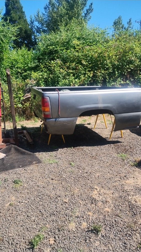 2001 Chevy Truck 6.5 Truck bed