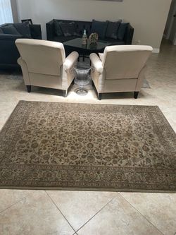 Oriental rug 5 by 7!