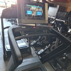 Nordictrack Commercial 1750 Treadmill  - 2024 model  - 1200$ 
