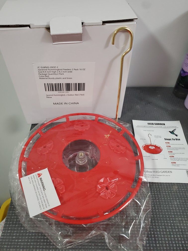 Hummingbird Feeder 16oz 9.5" Diameter. Brand New In Box.