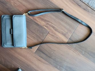 Small purse with dividers