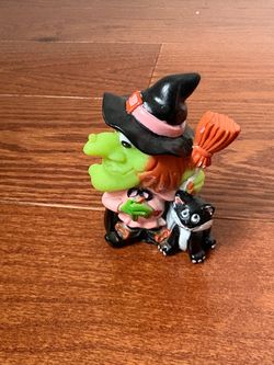 Vintage 1991 Bee Toys Halloween Witch Black Cat PVC Figurine Miniature Decor