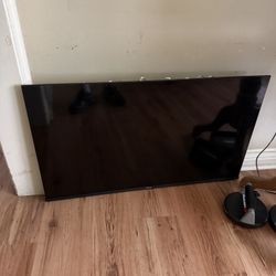 Hisense TV Built In ROKU