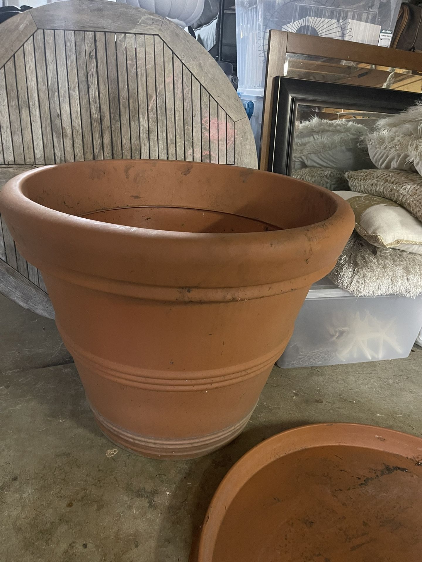Plastic Tusco Products T30 Rolled Rim Pot, Round, PLASTIC Terra Cotta, 30-Inch And Tusco Products TR30TC Round Tray Planter Saucer, 30", Terra Cotta