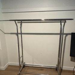 clothes rack 
