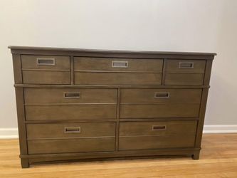 Smartstuff Varsity dresser by Universal Furniture