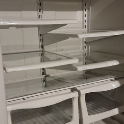 Refrigerator Amana  in Great Condition 32wx32dx89h inches-