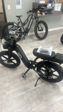 Moped style Ebike for 599 flat price R7 tst Ebike