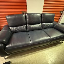 Pair Of home theater chairs / Couches w/ 2 Power Recliners Each 