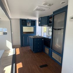 Beautiful RV SURVEYOR Forest River. Remodeled Fresh Coat of Paint