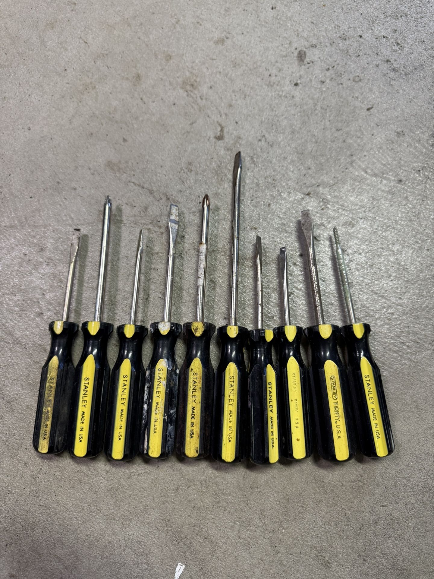 Vintage STANLEY Screwdriver Bunch (10) B/Y