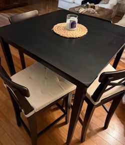 Table 4 chairs