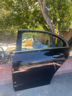LEFT DRIVER SIDE REAR DOOR 2025 MERCEDEZ BENZ C300 (BLACK).