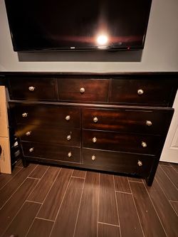 Dresser