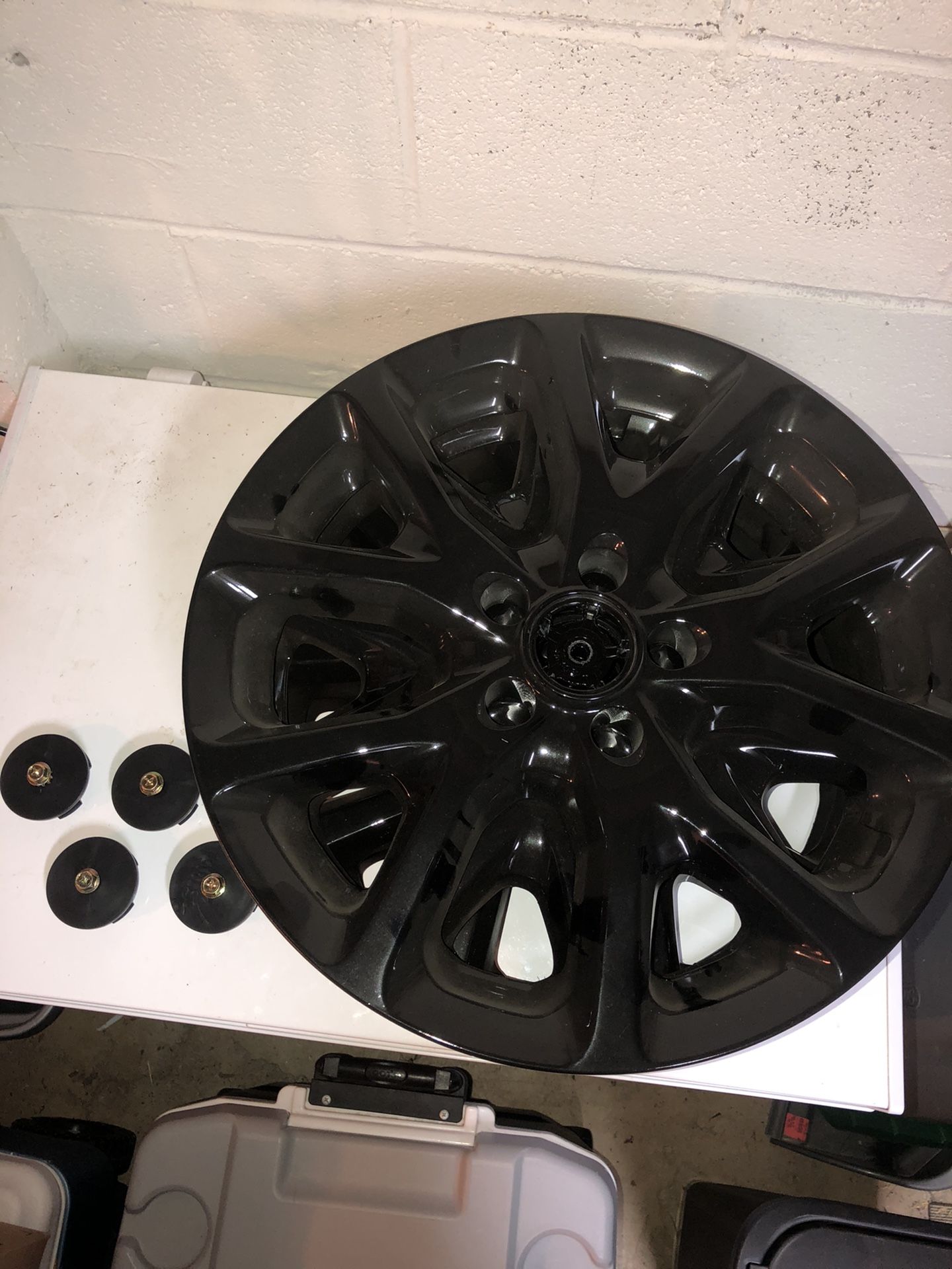 Jeep Cherokee 17” black wheel skins