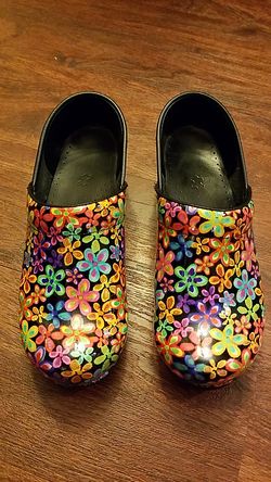 Dansko flower power best sale