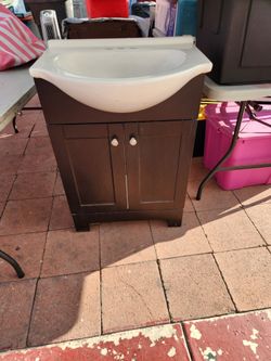 Restroom sink