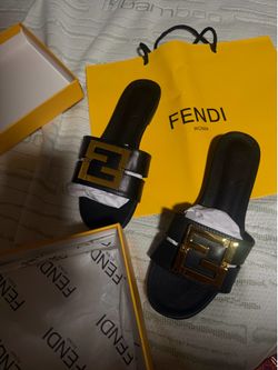 Fendi slides woman