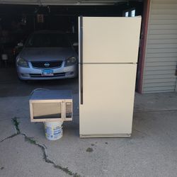 Fridge/Kenmore.  And. Microwave/ magic Chef