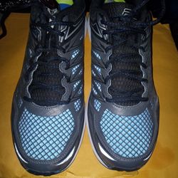 FILA Tennis Size 13