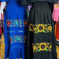 Blusas y Vestidos Mexicanos Bordados ✨ Mexican Dresses & Blouses, Women & Girls ✨ ✨ Prices Vary - Precios Variados 