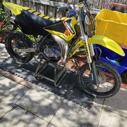 2004 Rm85 ((CERTIFICATE OF ORIGIN & BOS))