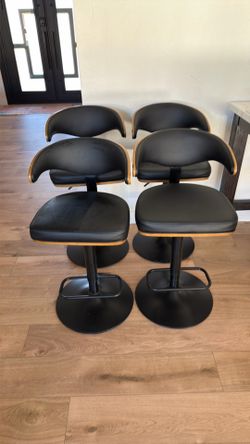 4 adjustable swivel bar stools