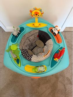 Baby activity stand