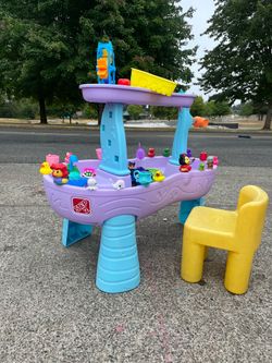 STEP2 SPLASH 💦 TABLE WATER 💦 WITH THIS PICTURE TOYS AND CHAIR $70 FIRM ONLY CASH APPRECIATE