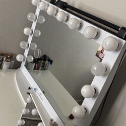 Impression Vanity Mirror With Desk 